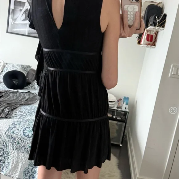Guess Elegant Black Dress - Picture 5 of 5